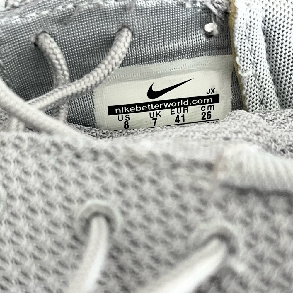 Nike Roche - Picture 4 of 7